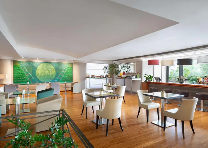 Courtyard By Marriott Park Hotel Rome