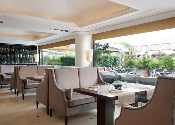 Courtyard By Marriott Park