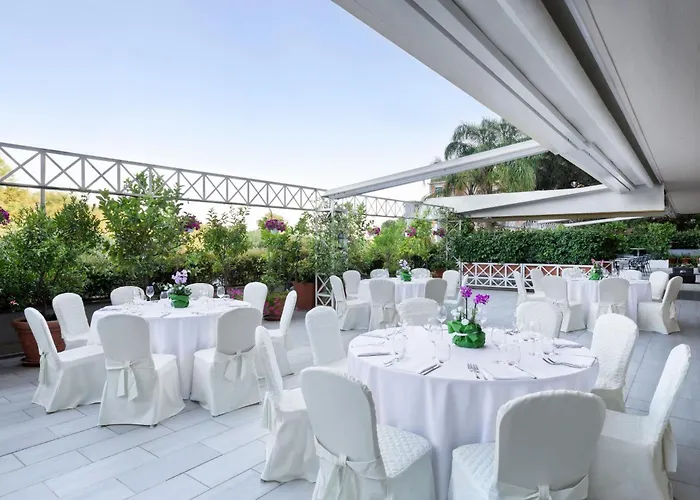 Courtyard By Marriott Park Rome