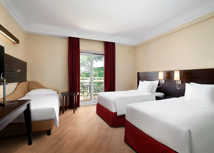 Courtyard By Marriott Park