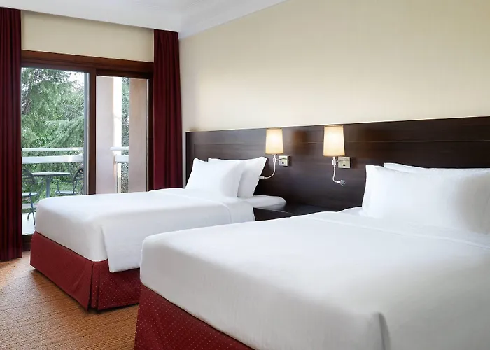 Courtyard By Marriott Park Hotel Rome