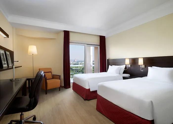 Courtyard By Marriott Park מלון 4*