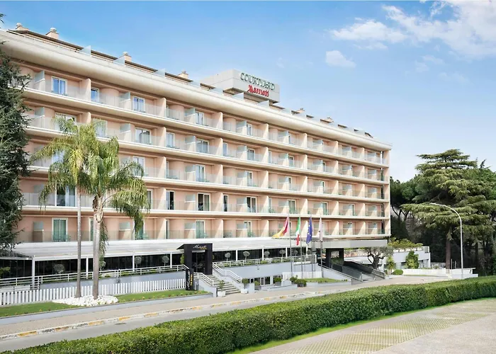 Courtyard By Marriott Park Rome