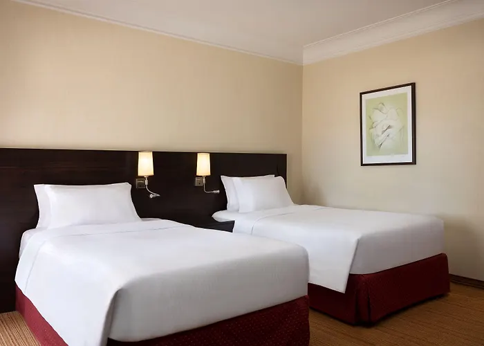 Courtyard By Marriott Park