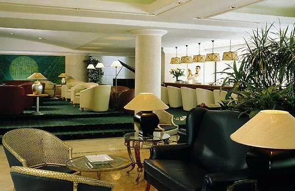 Hotel Courtyard By Marriott Park Rome