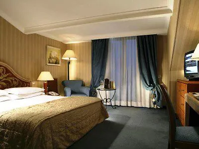 Hotel Courtyard By Marriott Park Rome